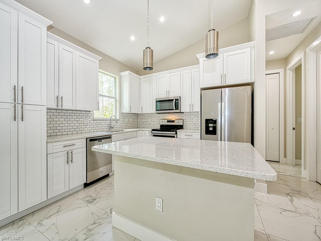 4226 68th Avenue Northeast Naples, FL 34120 - Photo 6 of 17