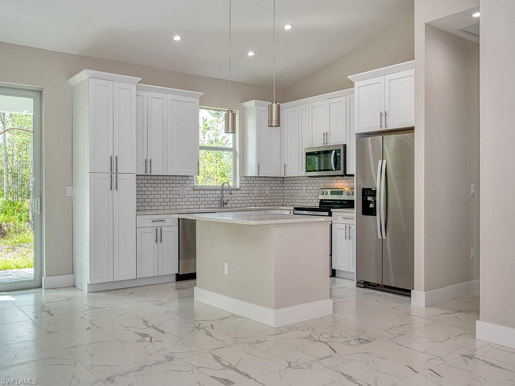 4226 68th Avenue Northeast Naples, FL 34120 - Photo 10 of 17