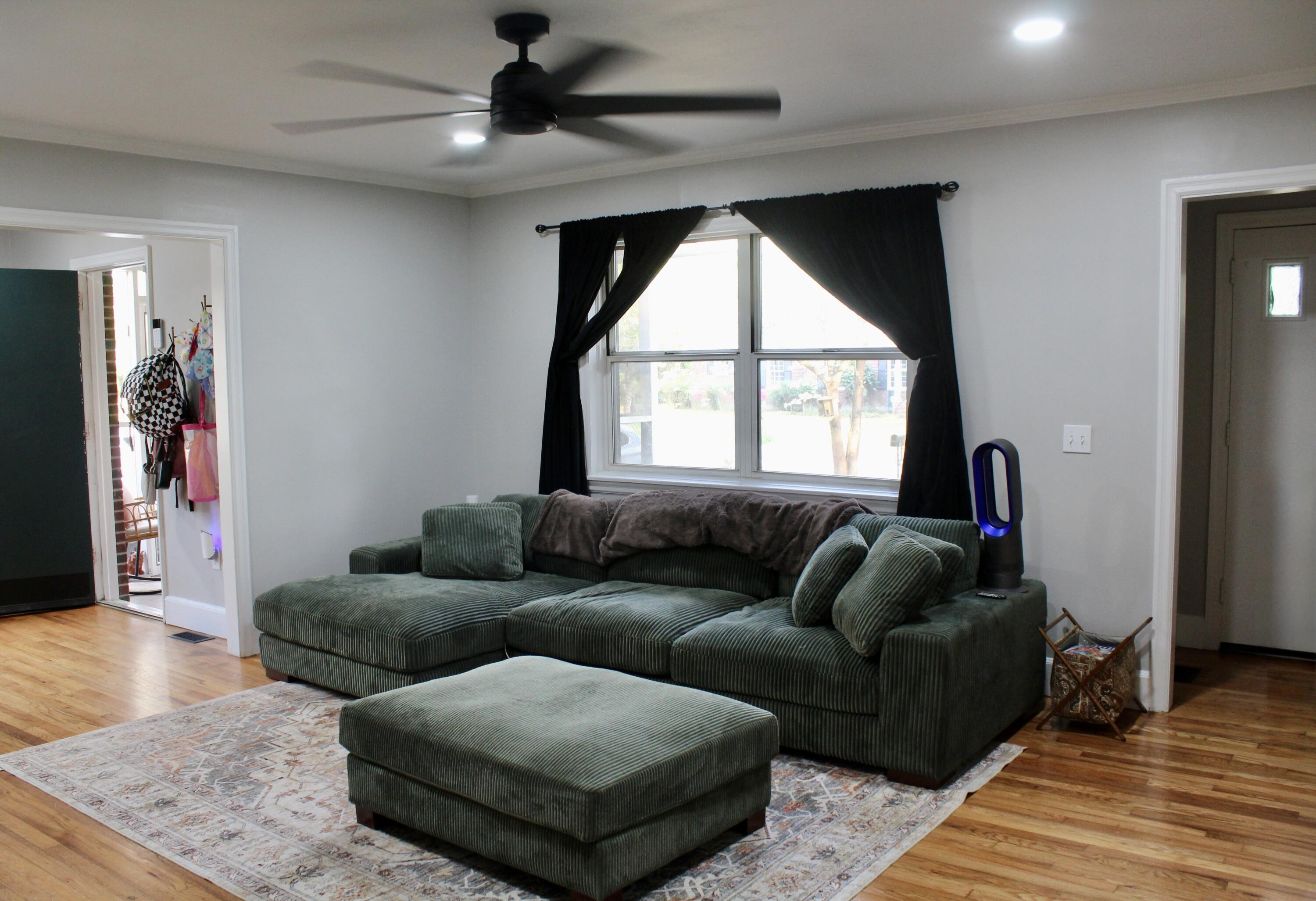 460 Hampton Street Elloree, SC 29047 - Photo 2 of 10 IMG_8542