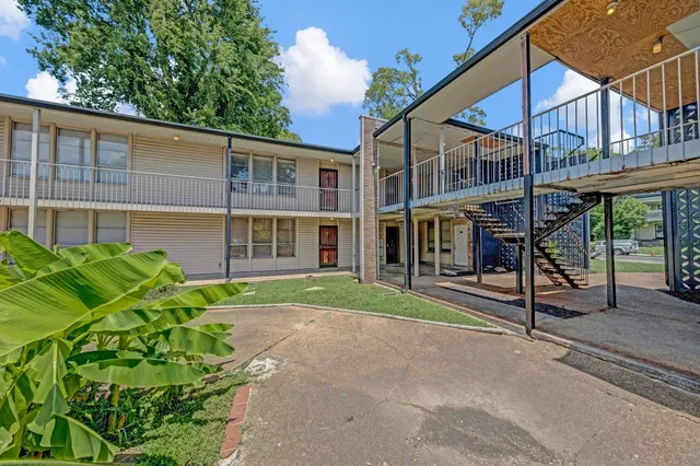 a house view with a outdoor space