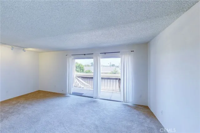 $427,000 | 6600 Warner Avenue, Unit 88, Huntington Beach, CA 92647