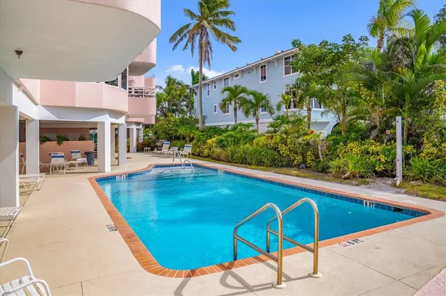 $2,395,000 | 3708 Gulf Drive, Unit 1, Holmes Beach, FL 34217