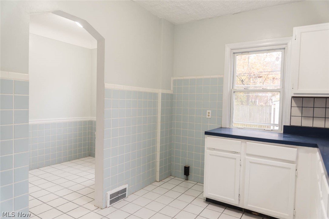 3498 Berkeley Road Cleveland Heights, OH 44118 - Photo 10 of 34