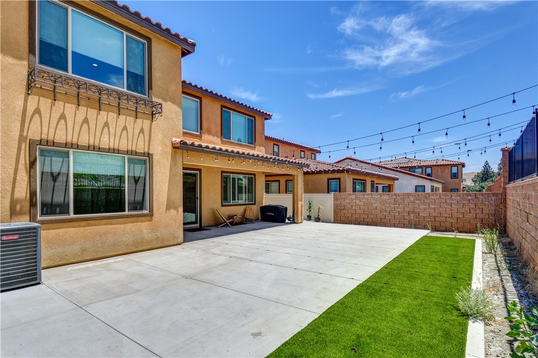 2821 Bridgetide Road Corona, CA 92883 - Photo 32 of 38 Backyard