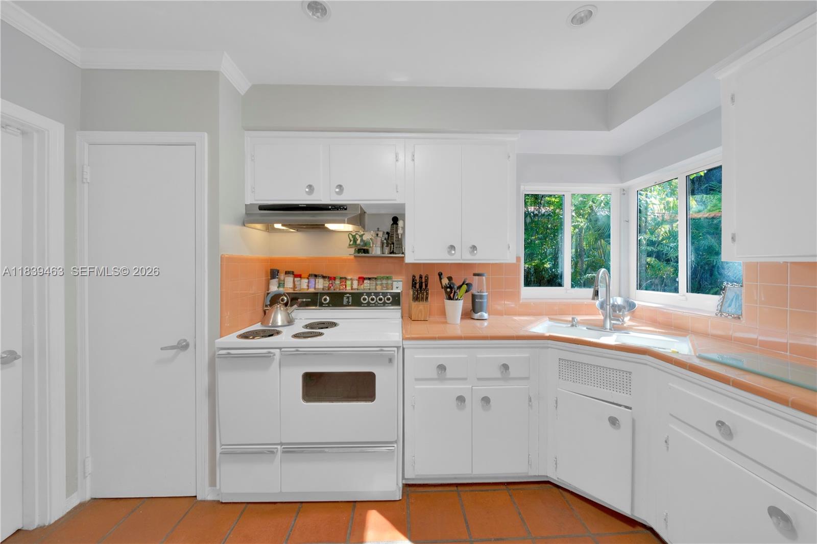 2665 Southwest 17th Avenue Miami, FL 33133 - Photo 15 of 32