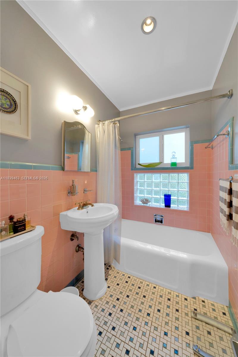 2665 Southwest 17th Avenue Miami, FL 33133 - Photo 18 of 32