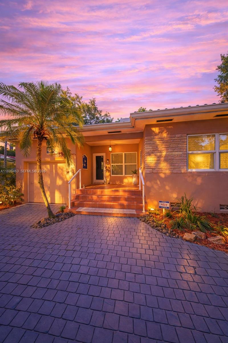 2665 Southwest 17th Avenue Miami, FL 33133 - Photo 3 of 32