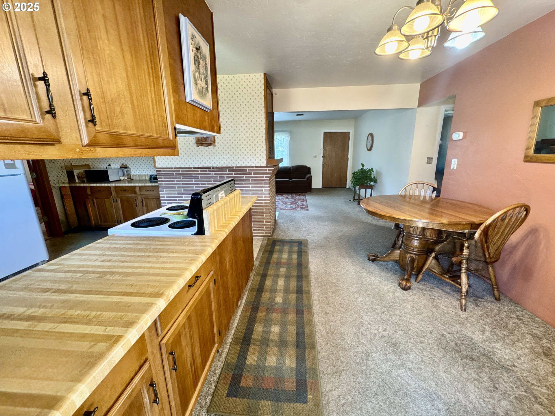 330 Maple Street Brookings, OR 97415 - Photo 17 of 33