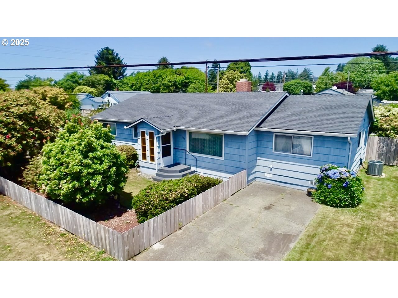 330 Maple Street Brookings, OR 97415 - Photo 10 of 33