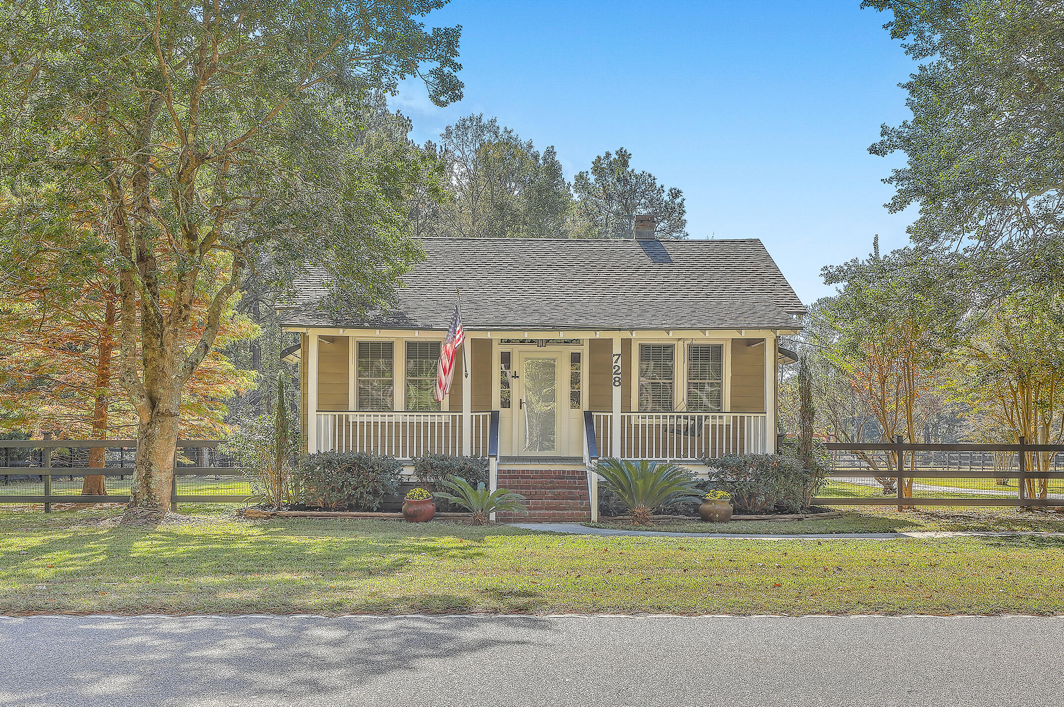 728 East Butternut Road Summerville, SC 29483 - Photo 1 of 41 0W7A4054_55_56_57_58_59_60