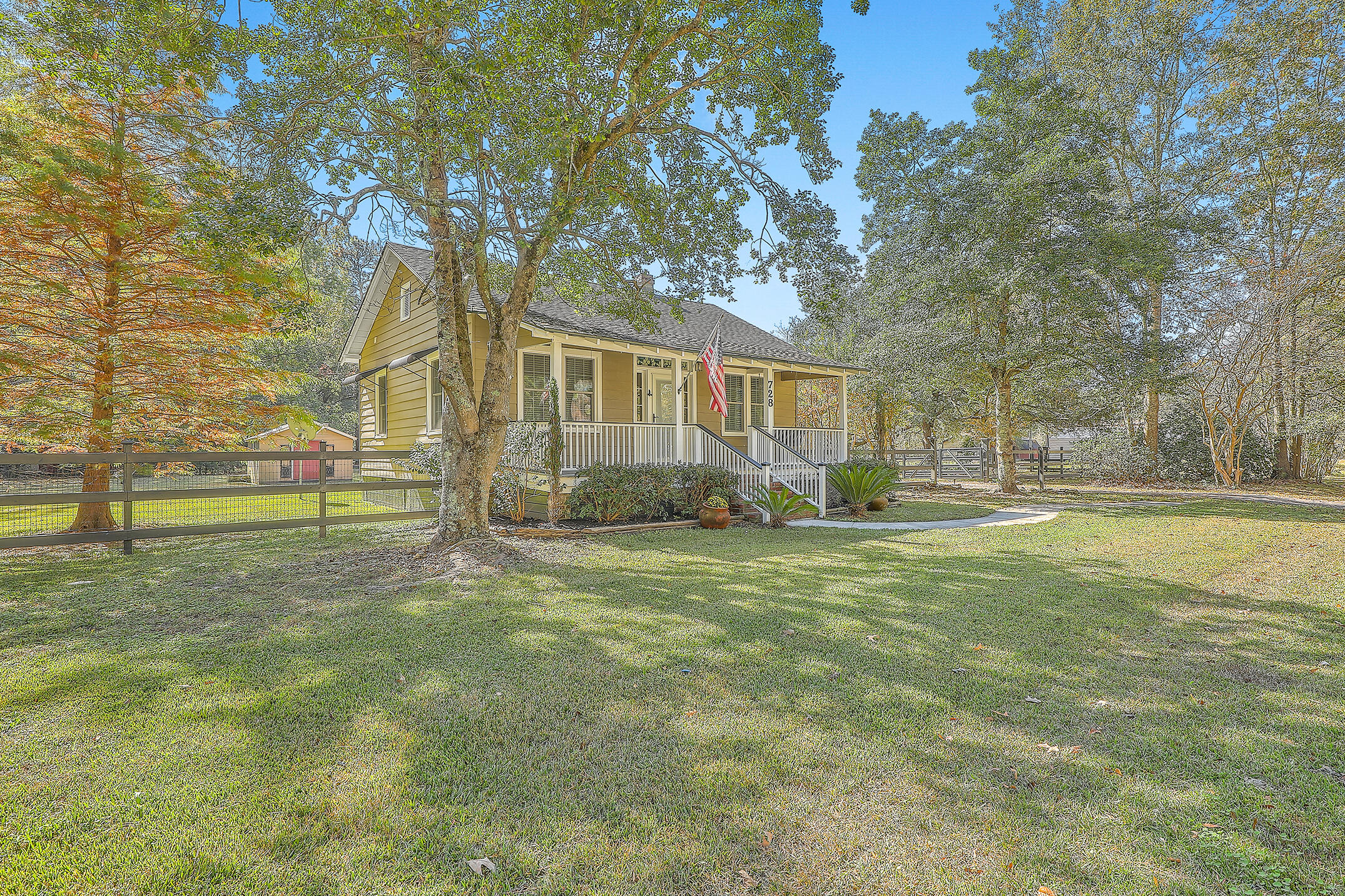 728 East Butternut Road Summerville, SC 29483 - Photo 3 of 41 0W7A4082_3_4_5_6_7_8