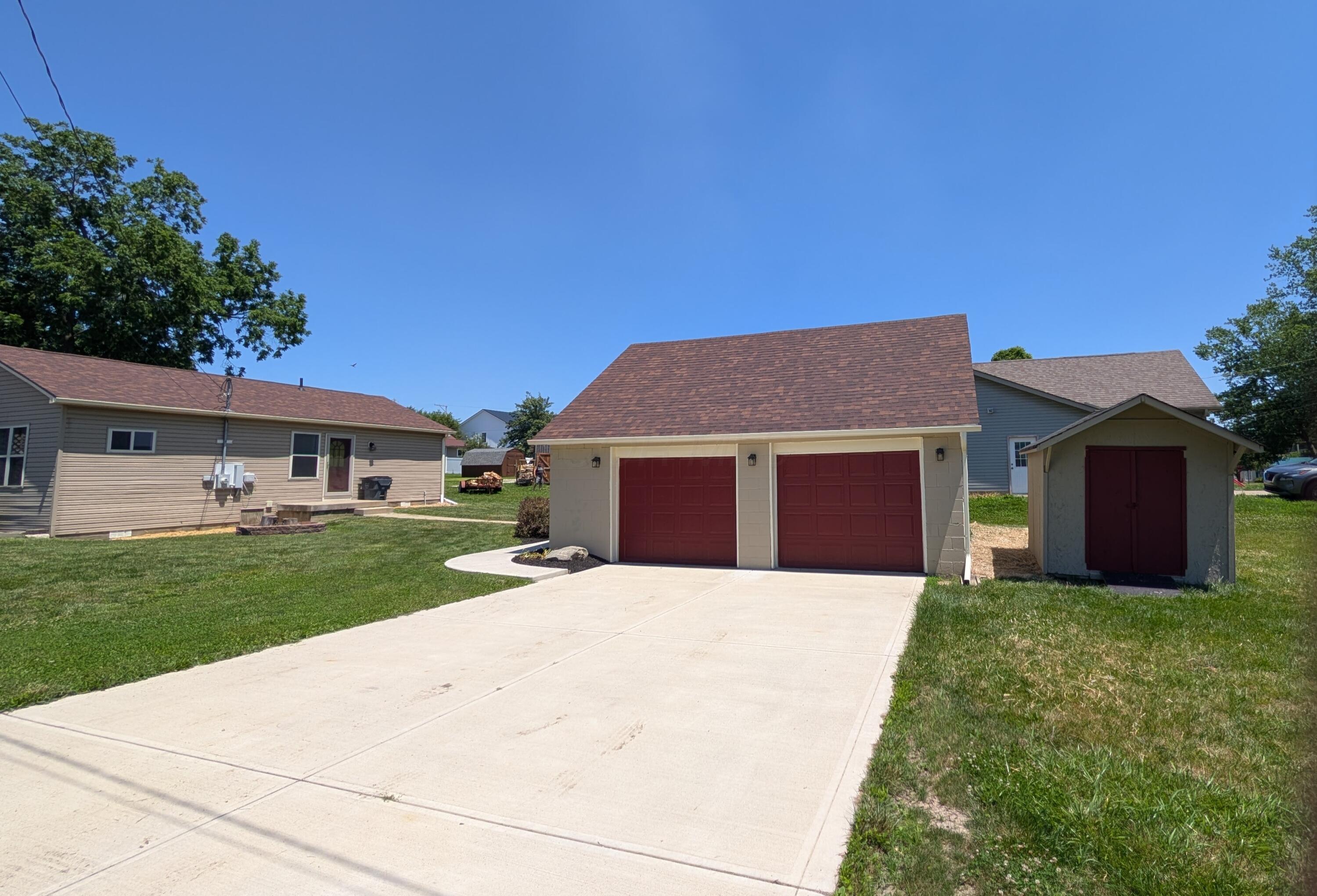 140 Rice Street Johnstown, OH 43031 - Photo 5 of 22 Garage