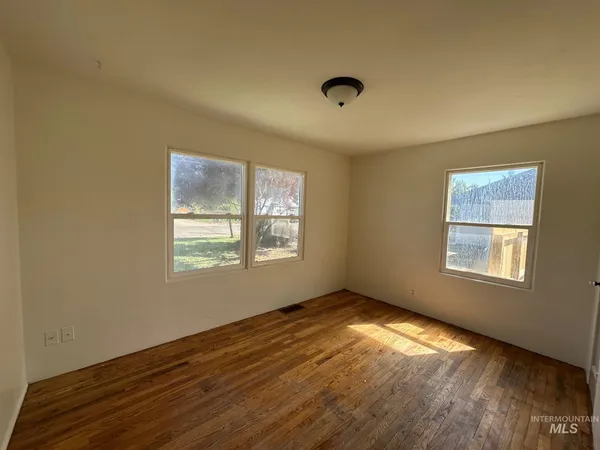 $259,900 | 264 Southwest 10th Avenue, Ontario, OR 97914