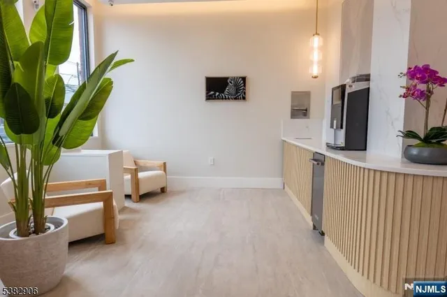 $3,800 | 1722 Springfield Avenue, Unit 402, Maplewood, NJ 07040