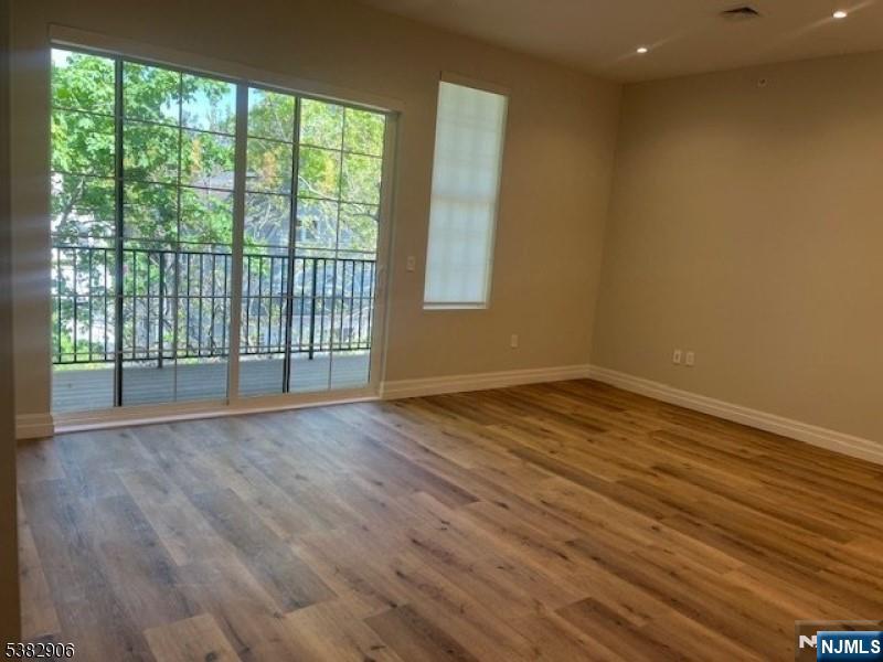 1722 Springfield Avenue, Unit 402 Maplewood, NJ 07040 - Photo 4 of 8