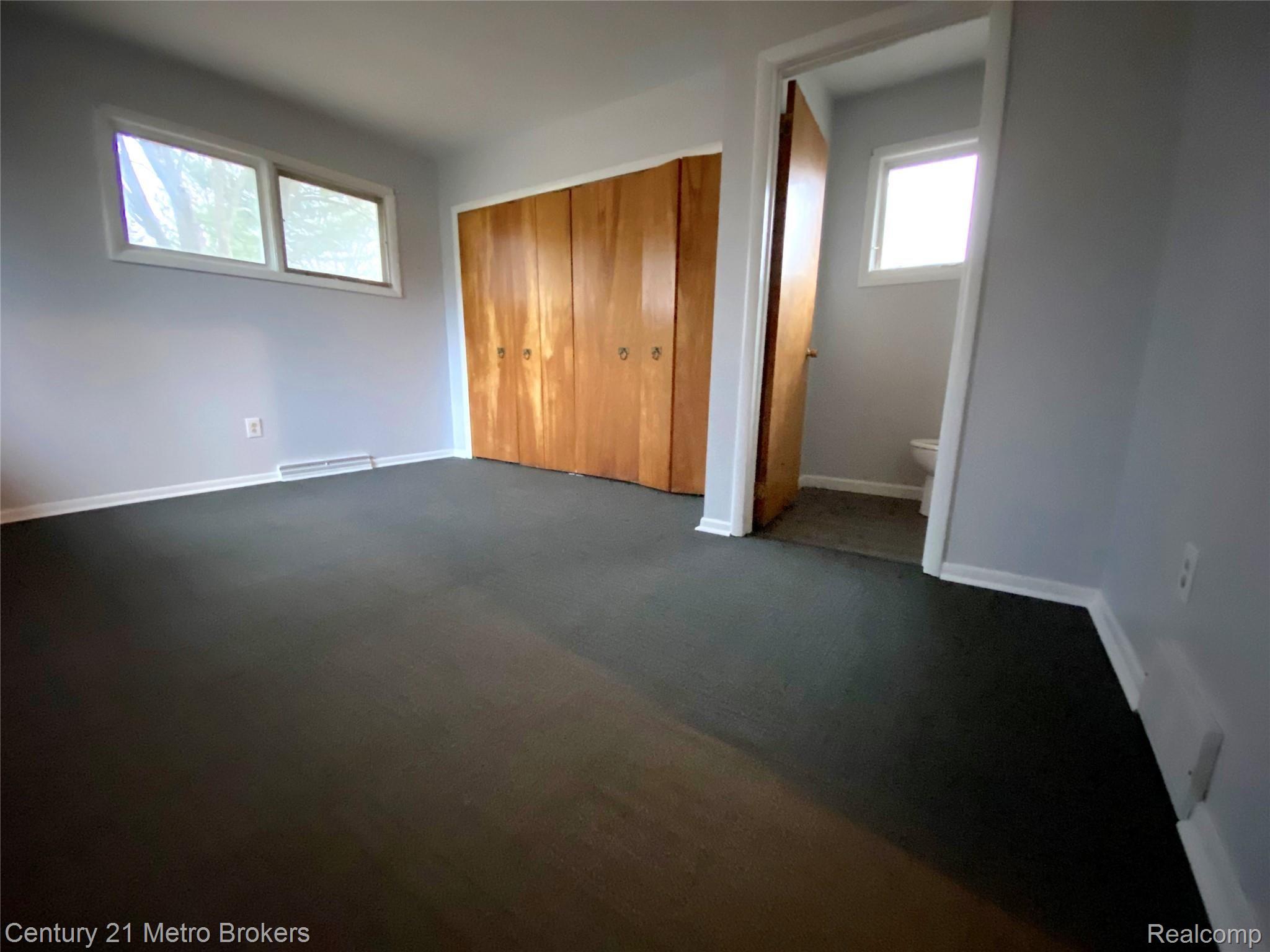 415 Crestview Street Flushing, MI 48433 - Photo 14 of 24 IMG_0004.jpg