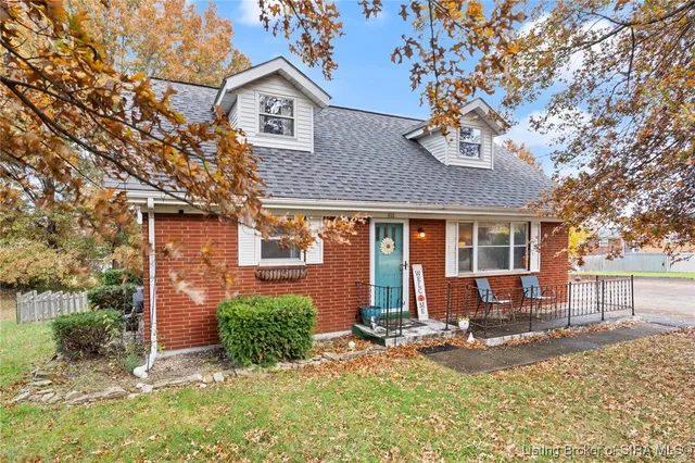 $257,900 | 511 East Daisy Lane, New Albany, IN 47150