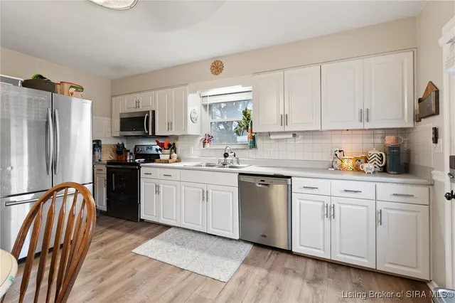 $257,900 | 511 East Daisy Lane, New Albany, IN 47150