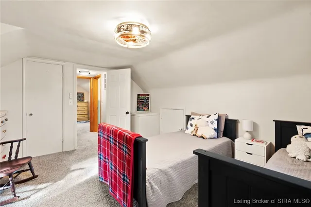 $257,900 | 511 East Daisy Lane, New Albany, IN 47150