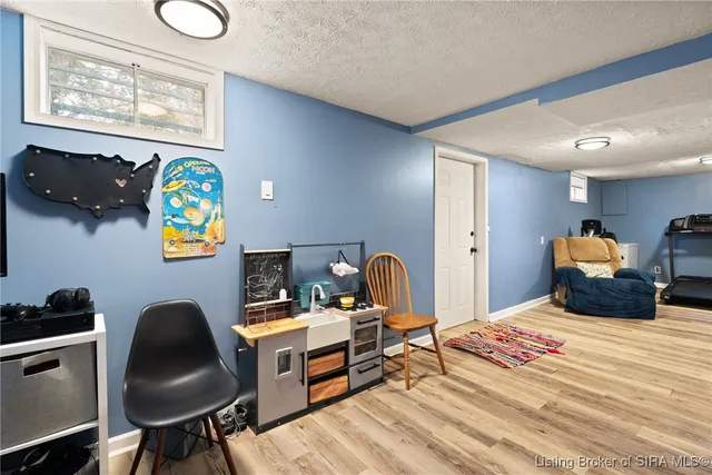 $257,900 | 511 East Daisy Lane, New Albany, IN 47150