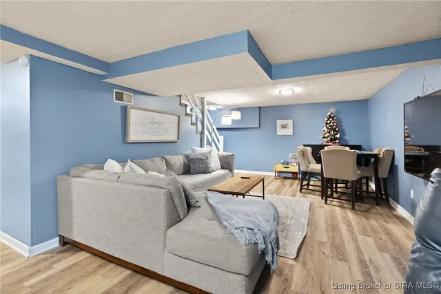 $257,900 | 511 East Daisy Lane, New Albany, IN 47150