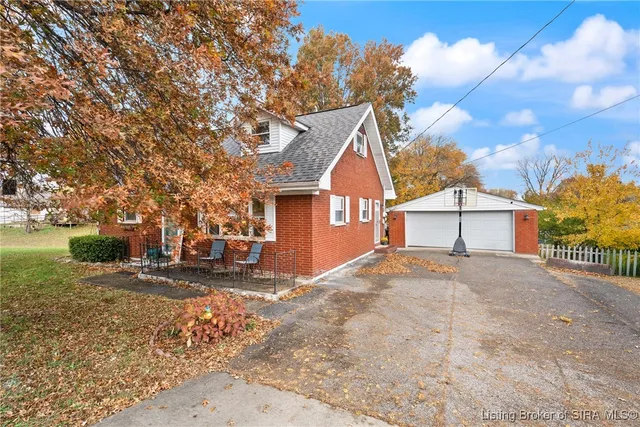 $257,900 | 511 East Daisy Lane, New Albany, IN 47150