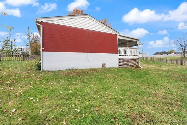 $257,900 | 511 East Daisy Lane, New Albany, IN 47150