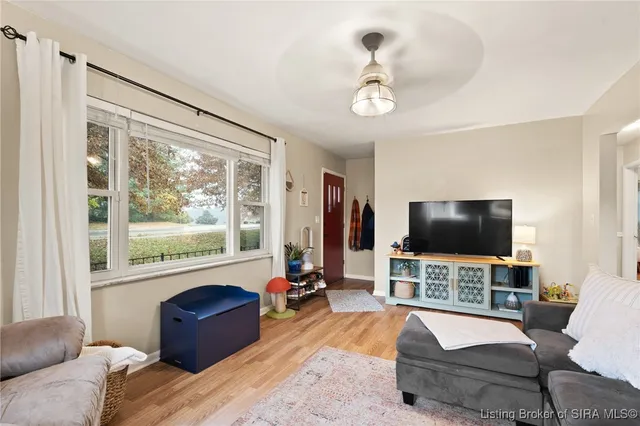 $257,900 | 511 East Daisy Lane, New Albany, IN 47150