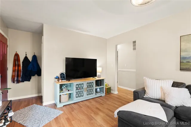 $257,900 | 511 East Daisy Lane, New Albany, IN 47150