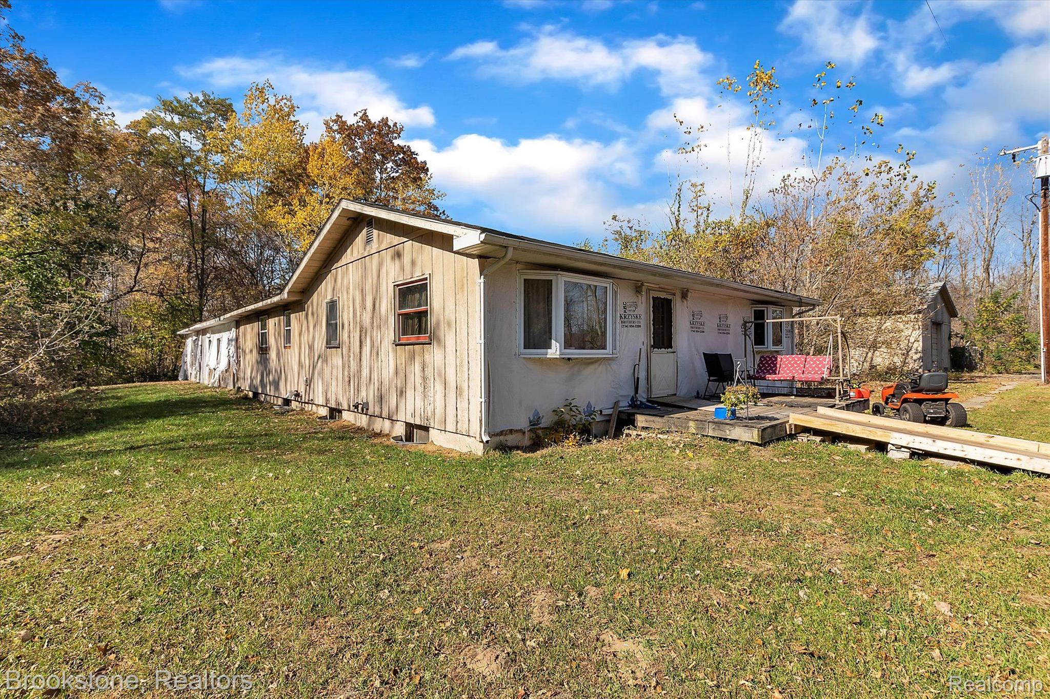 26410 Haggerty Road New Boston, MI 48164 - Photo 2 of 42 Gallery Image 2