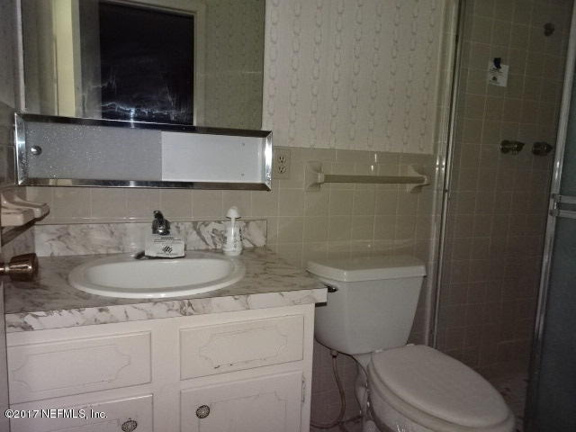 6254 Townsend Road Jacksonville, FL 32244 - Photo 8 of 19 master bathroom