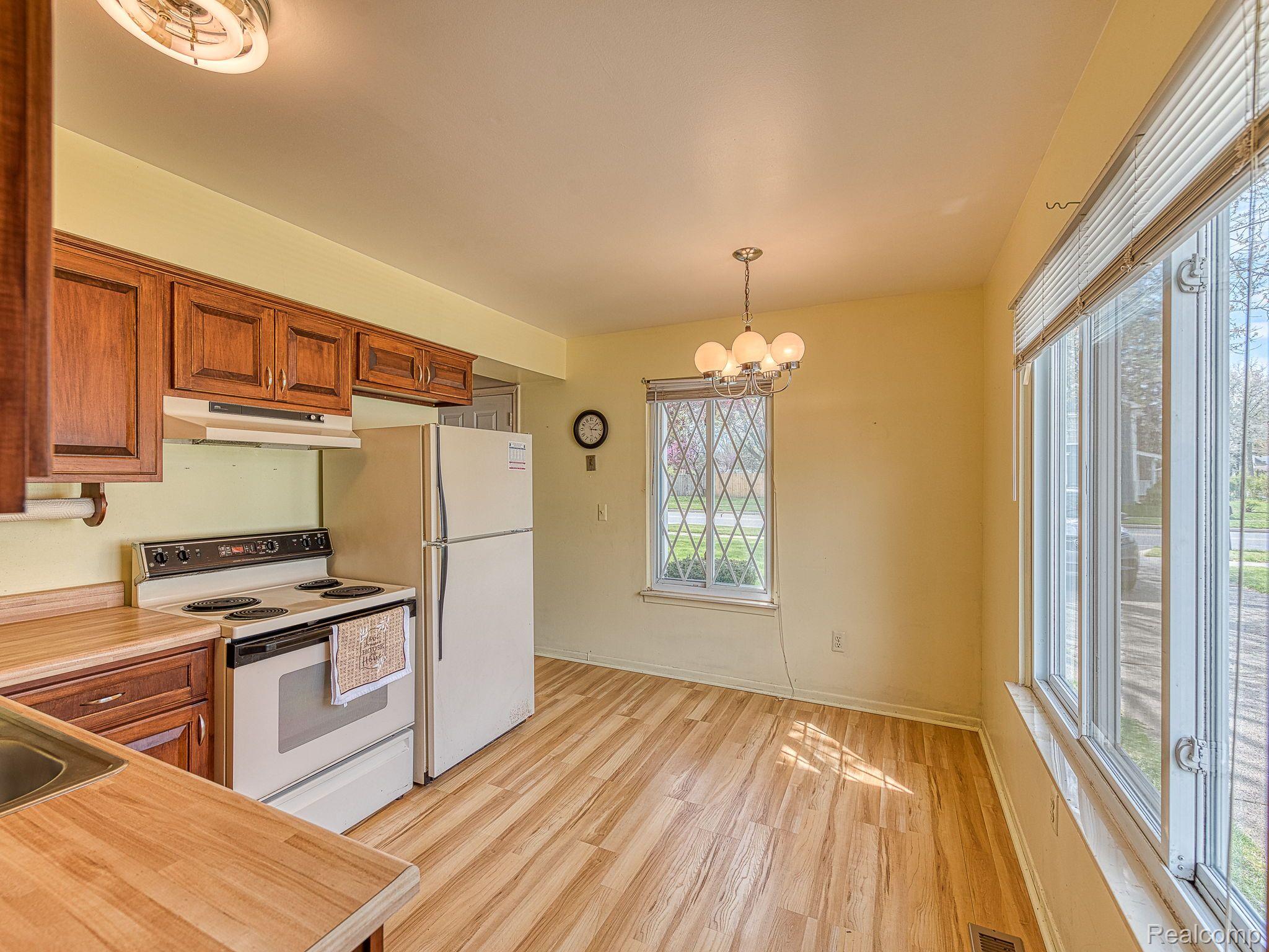 596 North Harris Road Ypsilanti, MI 48198 - Photo 3 of 27 Gallery Image 3