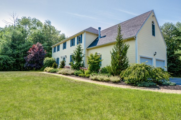 81 McGilpin Road Sturbridge, MA 01566 - Photo 2 of 30 Gallery Image 2