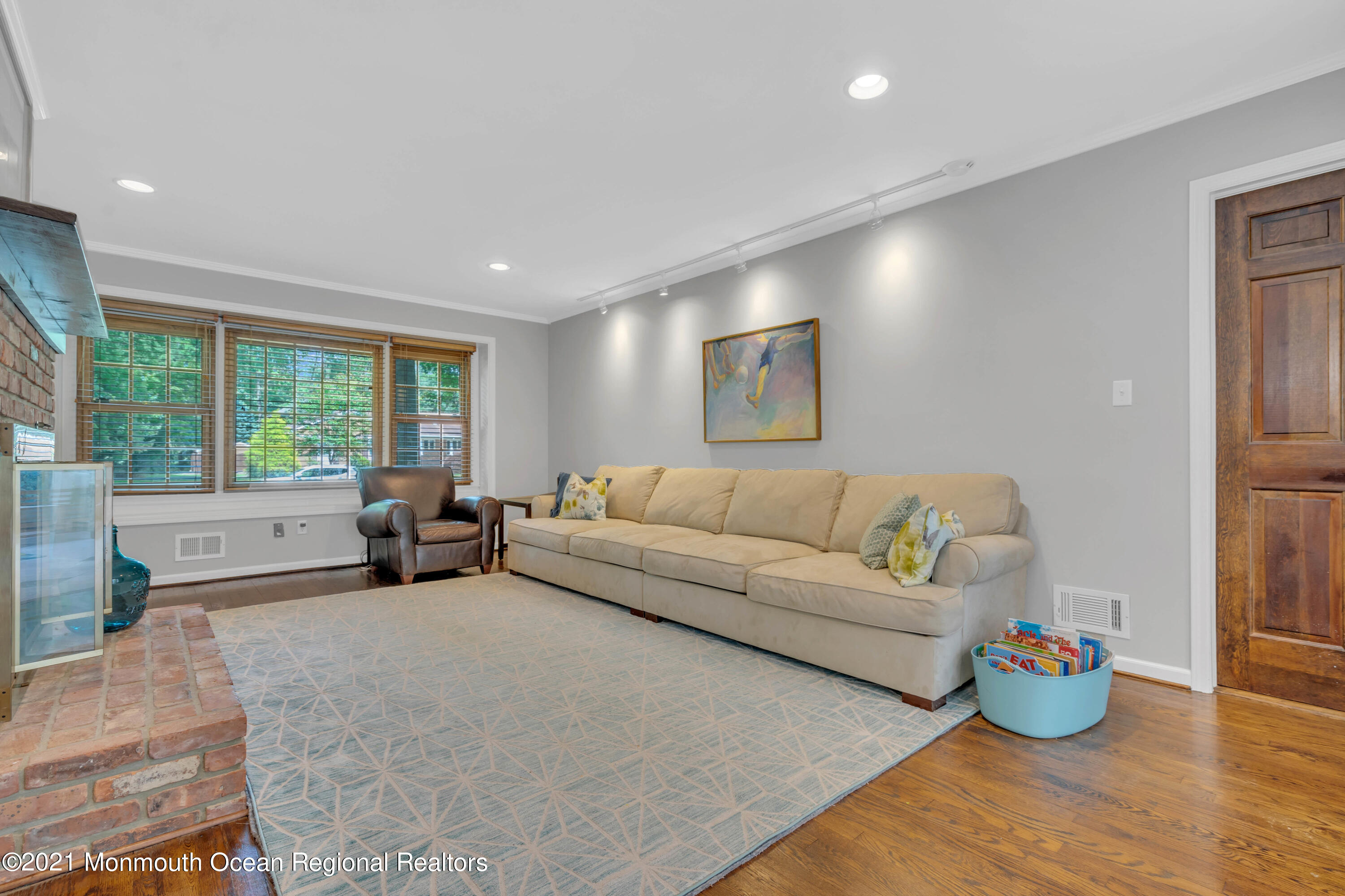 48 Bluefield Road Lincroft, NJ 07738 - Photo 11 of 51 Hardwood Floors