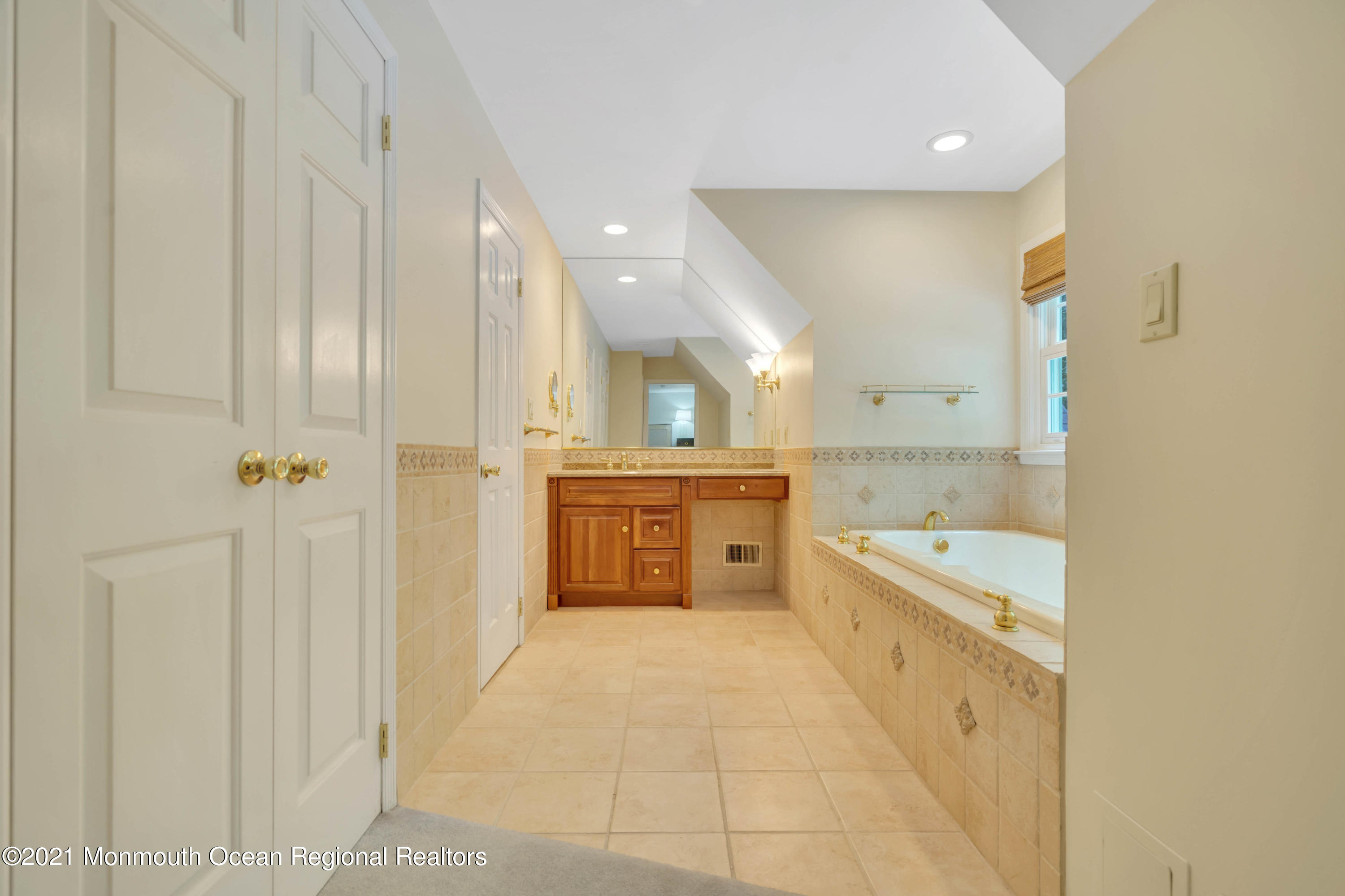 48 Bluefield Road Lincroft, NJ 07738 - Photo 36 of 51 Master Bath