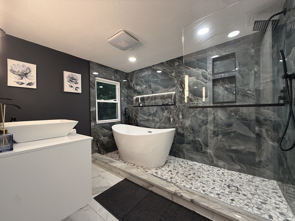 19 Normandy Road Springfield, MA 01106 - Photo 1 of 37 Gallery Image 1