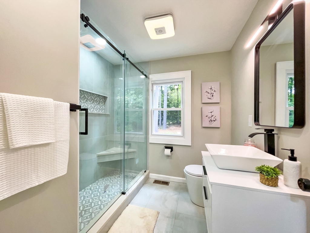 19 Normandy Road Springfield, MA 01106 - Photo 16 of 37 Gallery Image 16