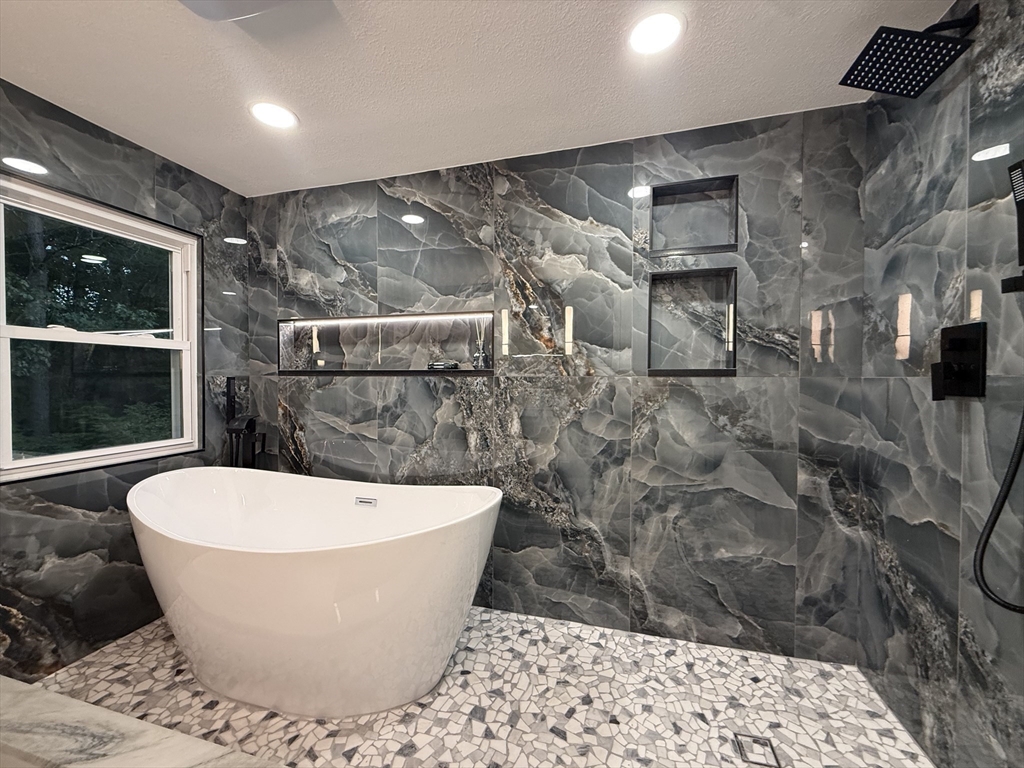 19 Normandy Road Springfield, MA 01106 - Photo 5 of 37 Gallery Image 5