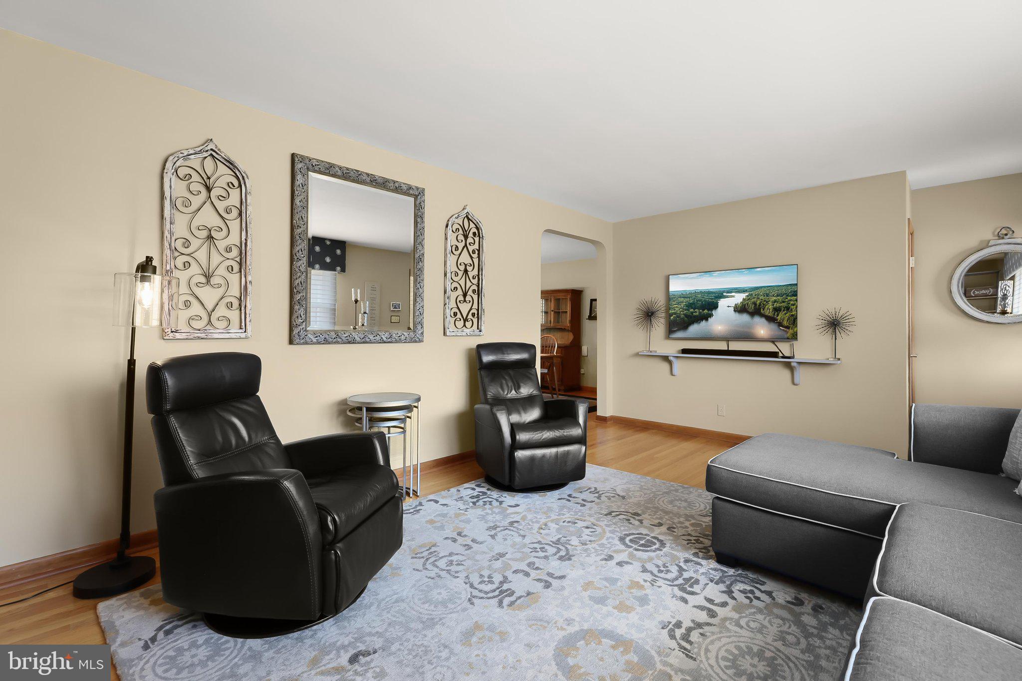 4311 Falls Park Road Perry Hall, MD 21128 - Photo 7 of 71 Living Room