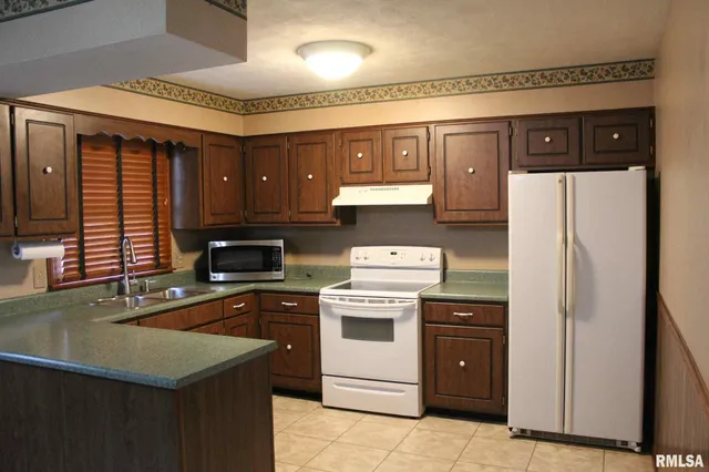 $1,600 | 15047 North Seagull Lane, Bluford, IL 62814