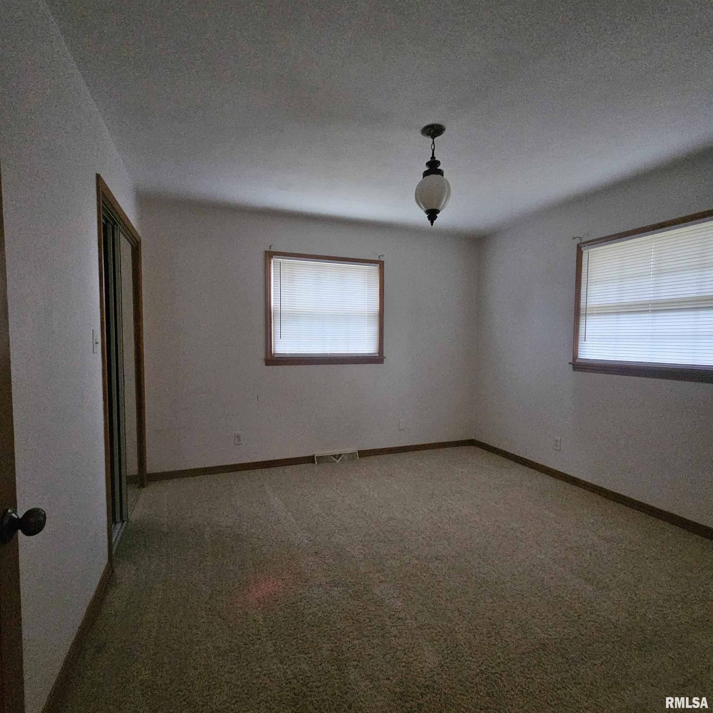 15047 North Seagull Lane Bluford, IL 62814 - Photo 15 of 25