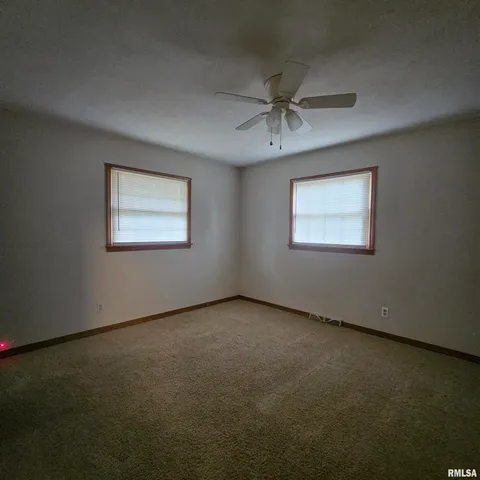 $1,600 | 15047 North Seagull Lane, Bluford, IL 62814