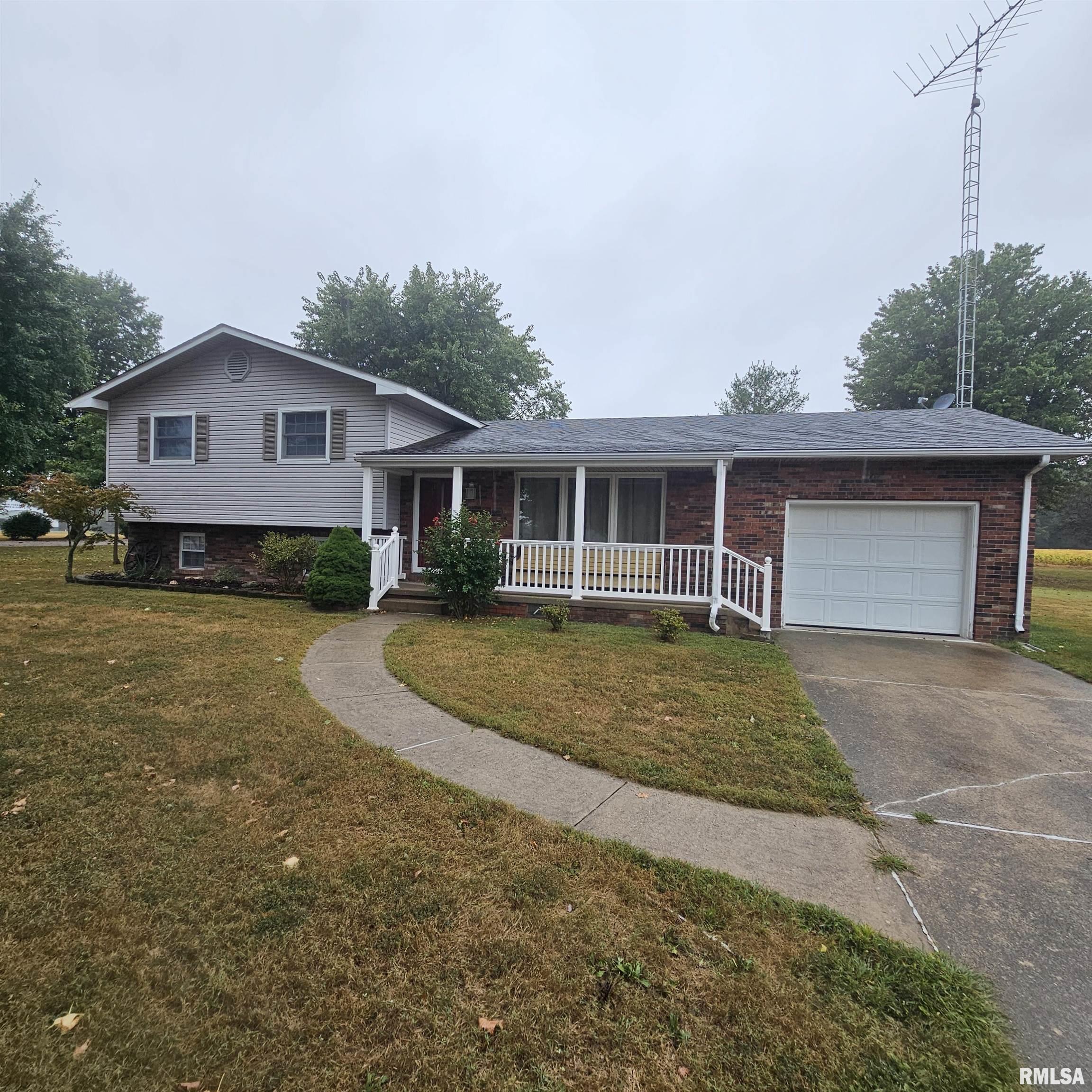 15047 North Seagull Lane Bluford, IL 62814 - Photo 2 of 25