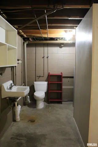 $1,600 | 15047 North Seagull Lane, Bluford, IL 62814