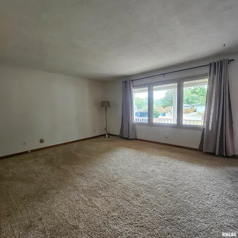 $1,600 | 15047 North Seagull Lane, Bluford, IL 62814