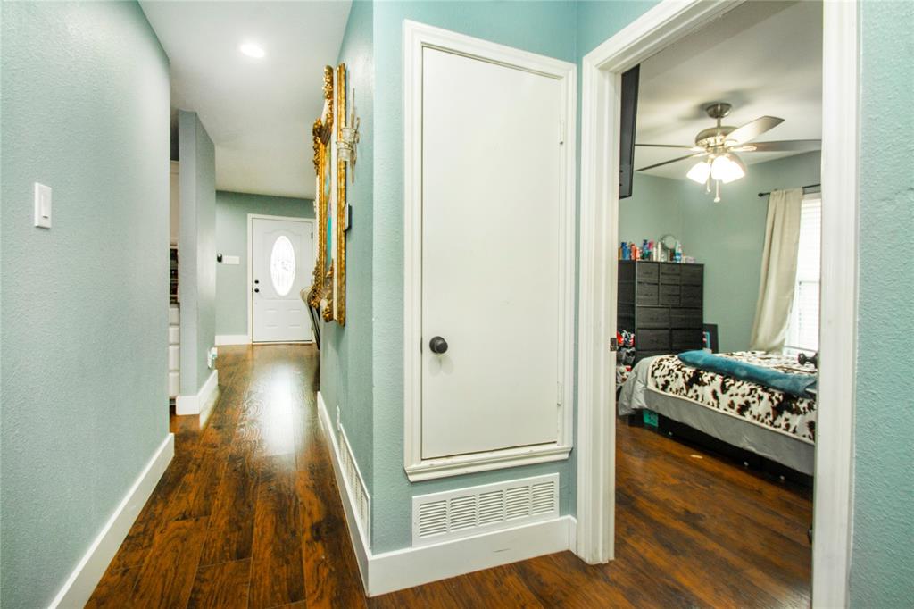 106 South 4th Street Celeste, TX 75423 - Photo 20 of 28 a view of an entryway and livingroom