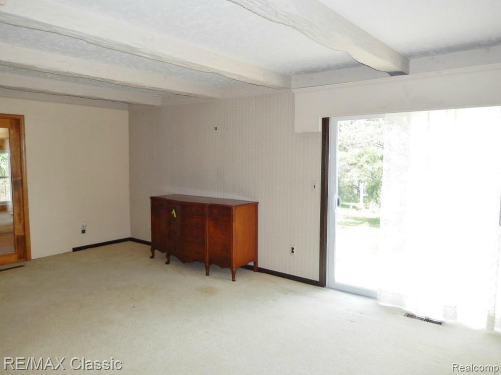 23100 Farmington Road Farmington, MI 48336 - Photo 10 of 36 farfam1.jpg