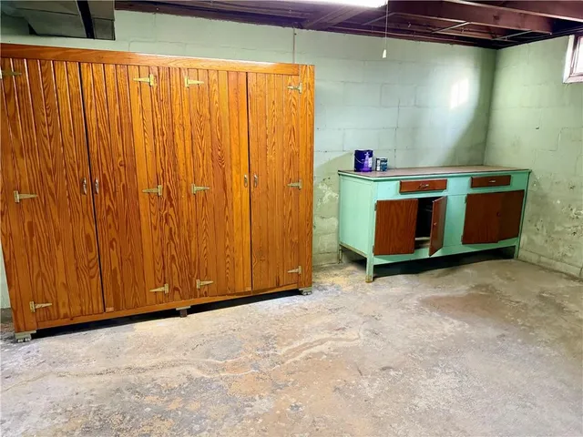 a view of workspace with fan