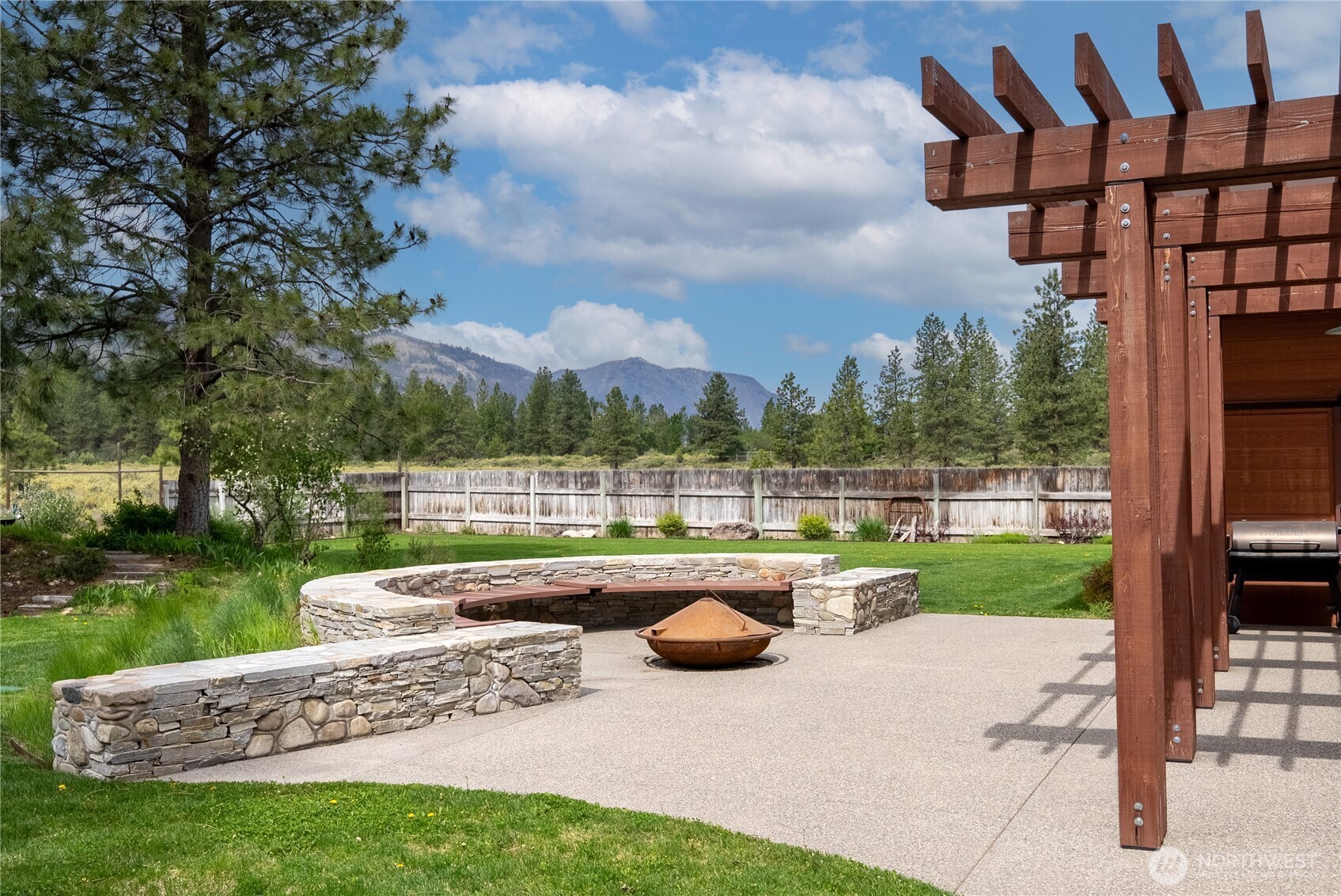 179 Wolf Creek Road Winthrop, WA 98862 - Photo 14 of 40