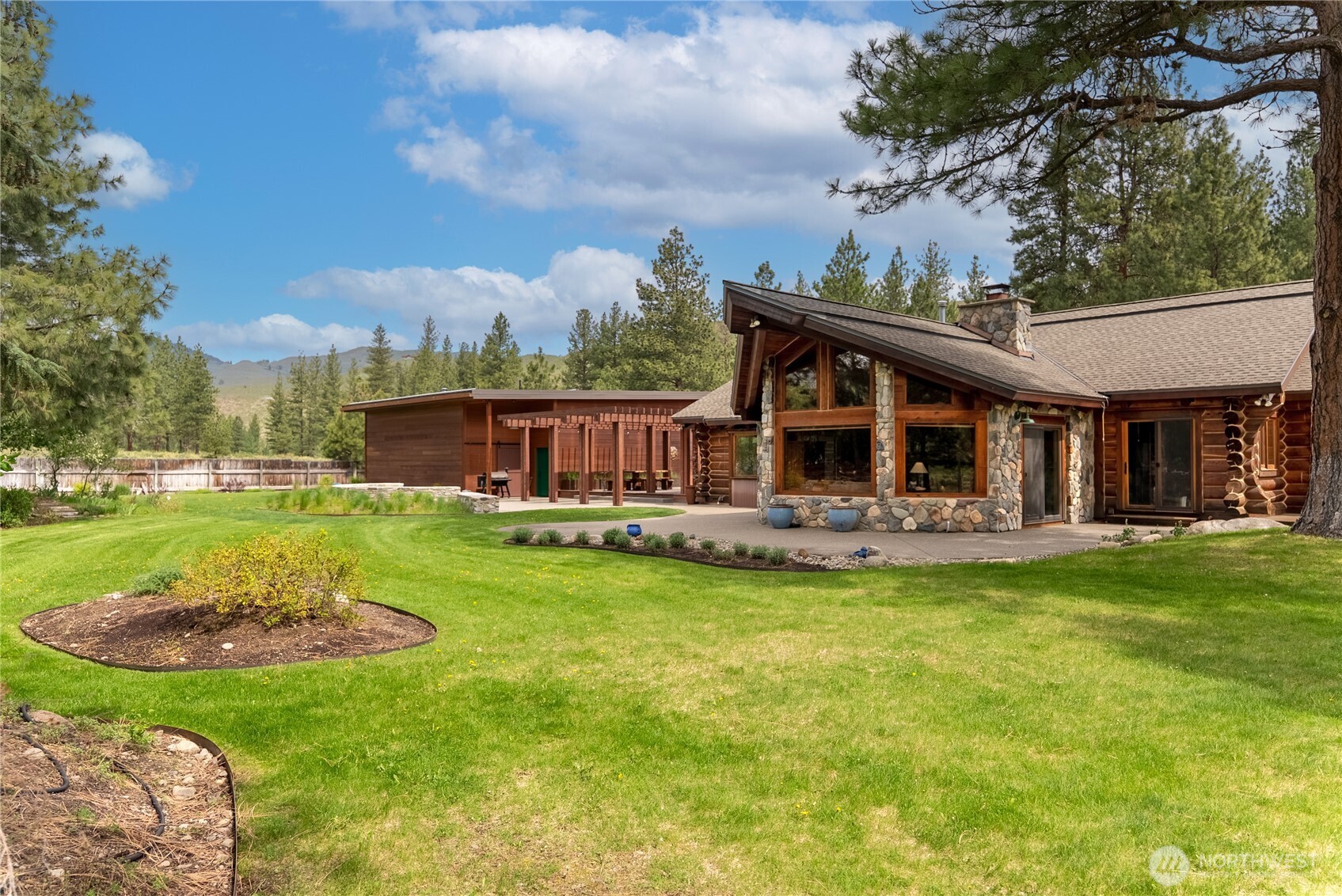 179 Wolf Creek Road Winthrop, WA 98862 - Photo 15 of 40